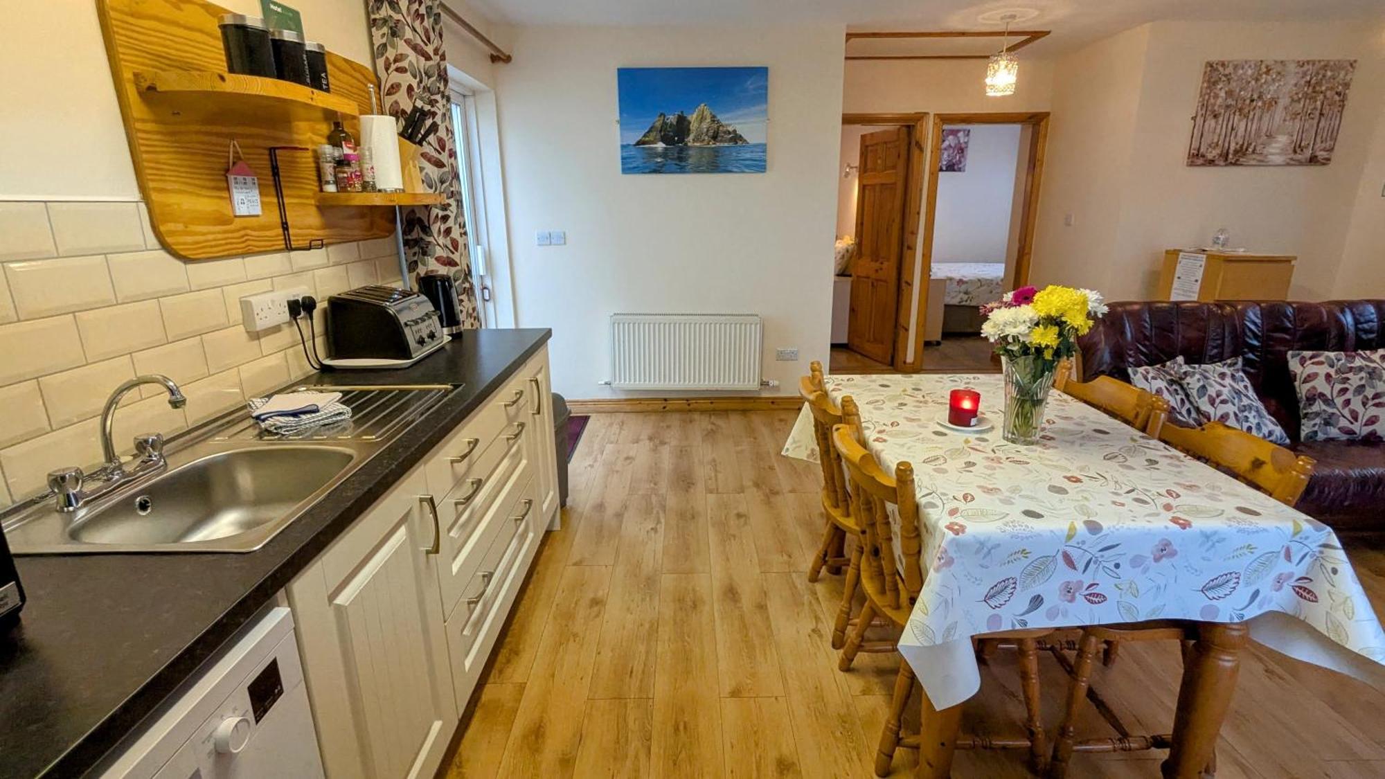 Skellig View Sunset Cliffs View Apartment Portmagee Dış mekan fotoğraf